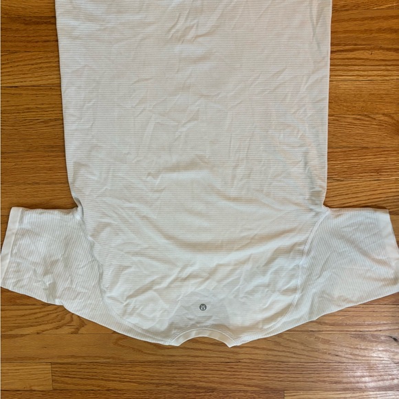 Lululemon white stripe t shirt. Men’s small. - Picture 3 of 3
